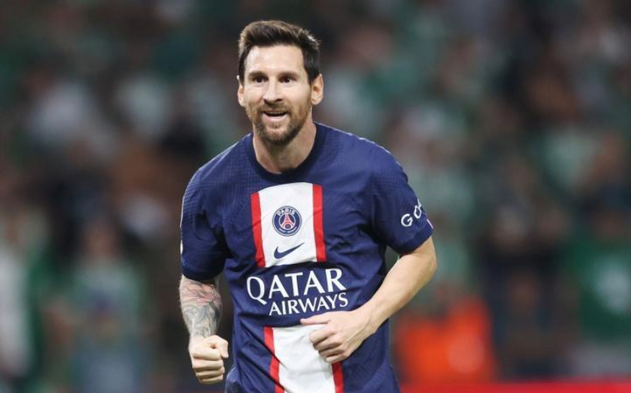 关于梅西助攻破百，巴黎在法甲高歌猛进的信息