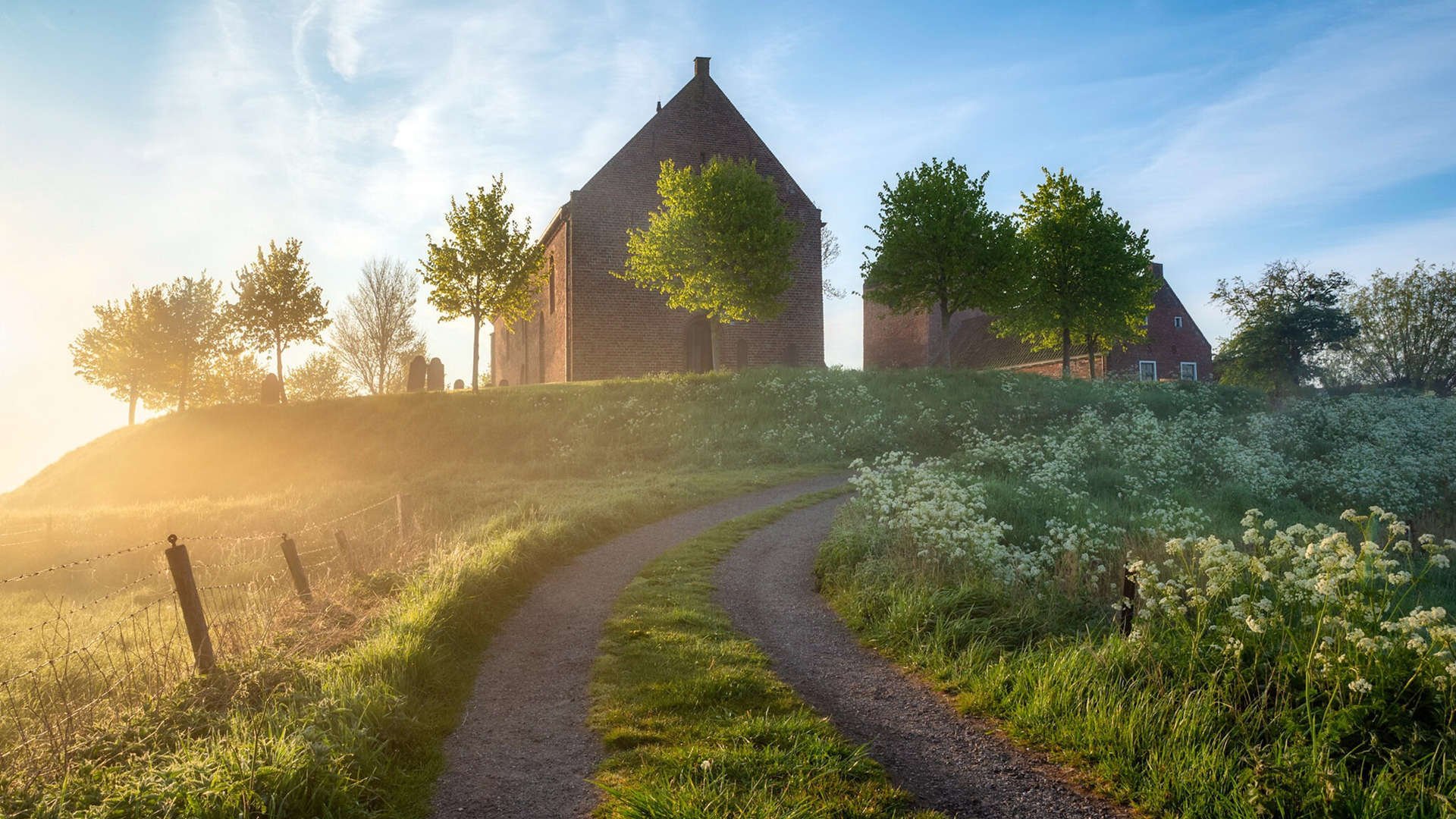 B体育中国内陆官方网站-训练秘籍：明星球员的日常训练场景曝光，足球明星训练