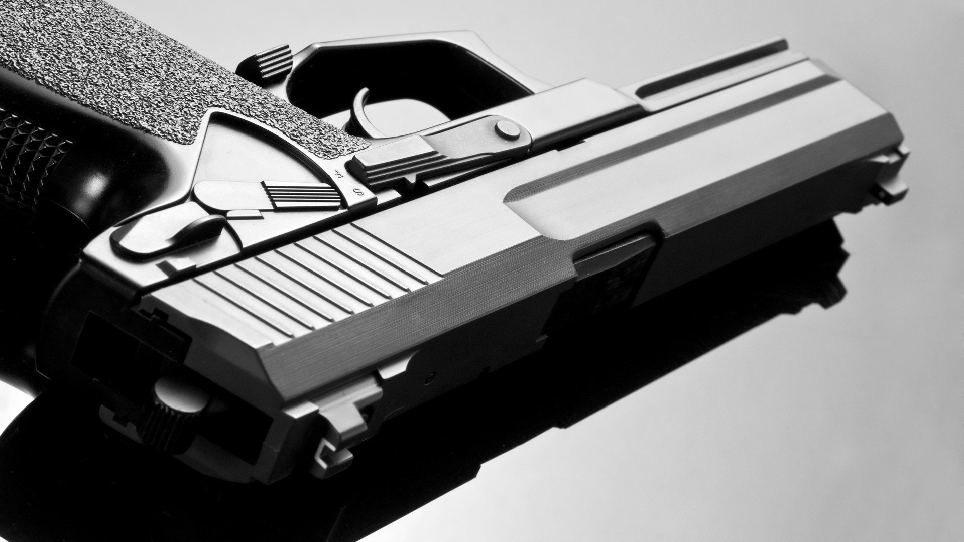 b体育官方网站-转会截止圈：五大联赛最炸裂的交易幕后揭秘，五大联赛转会关闭时间