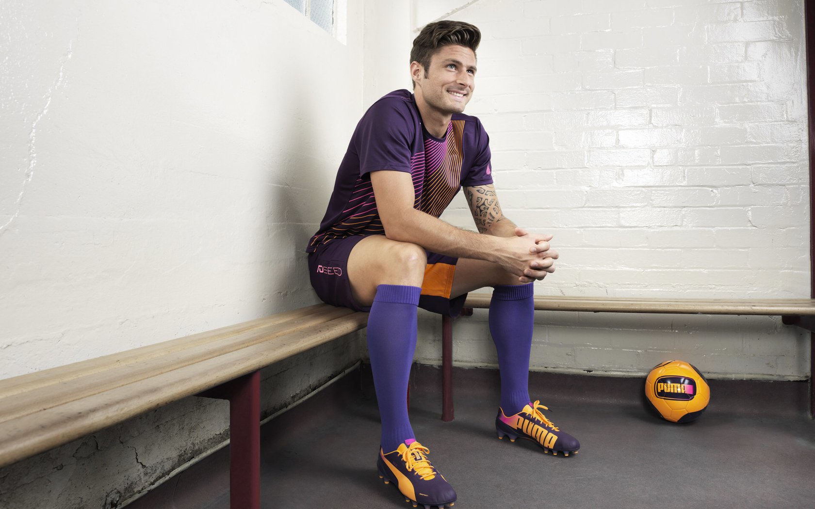 拜仁慕尼黑客场2-0战胜云达不莱梅,豪取七连胜,拜仁慕尼黑客场球衣2021