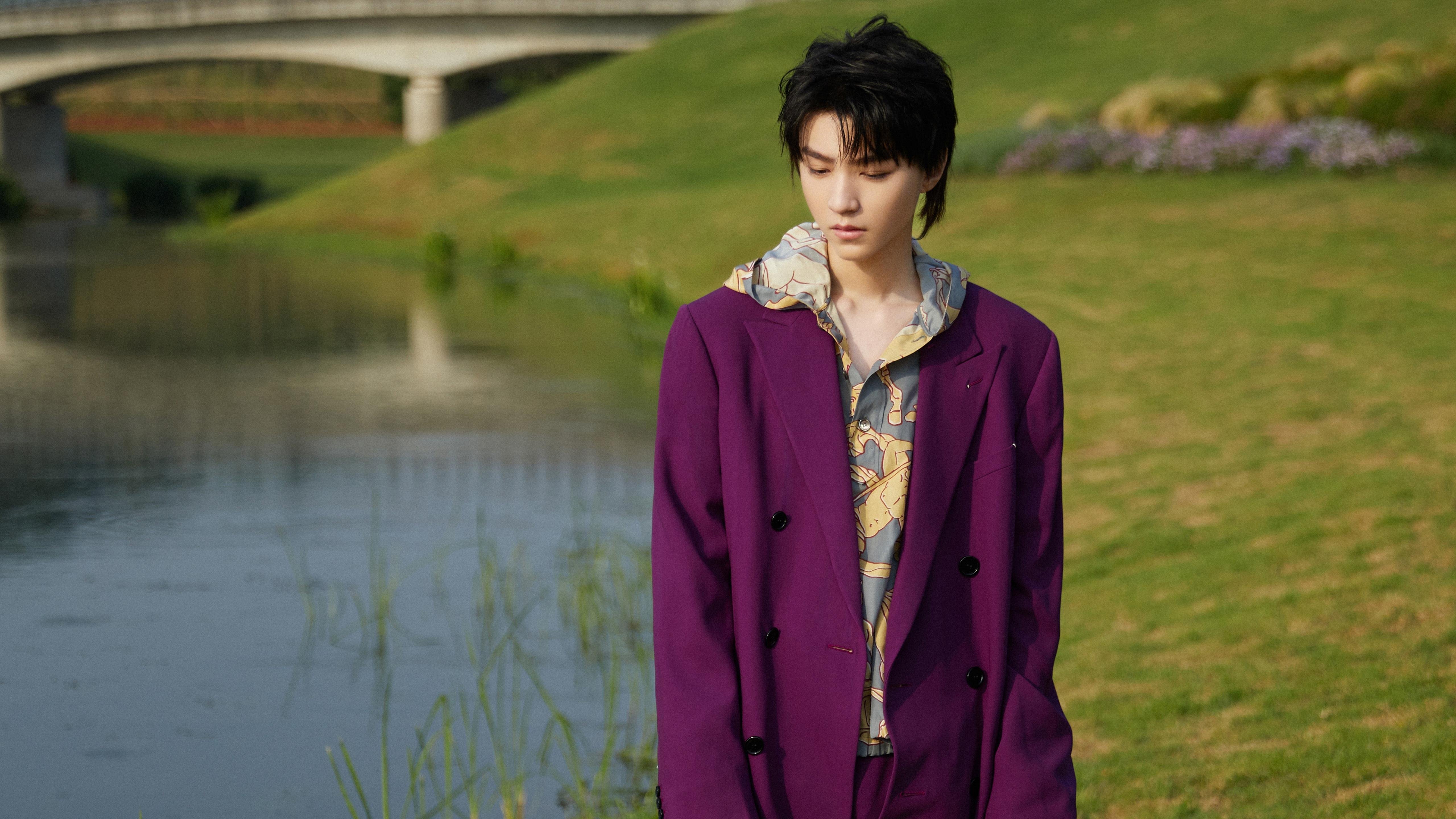 b体育官方网站-主力后卫频繁轮换是否影响整条防线默契，后卫改踢前锋的球星