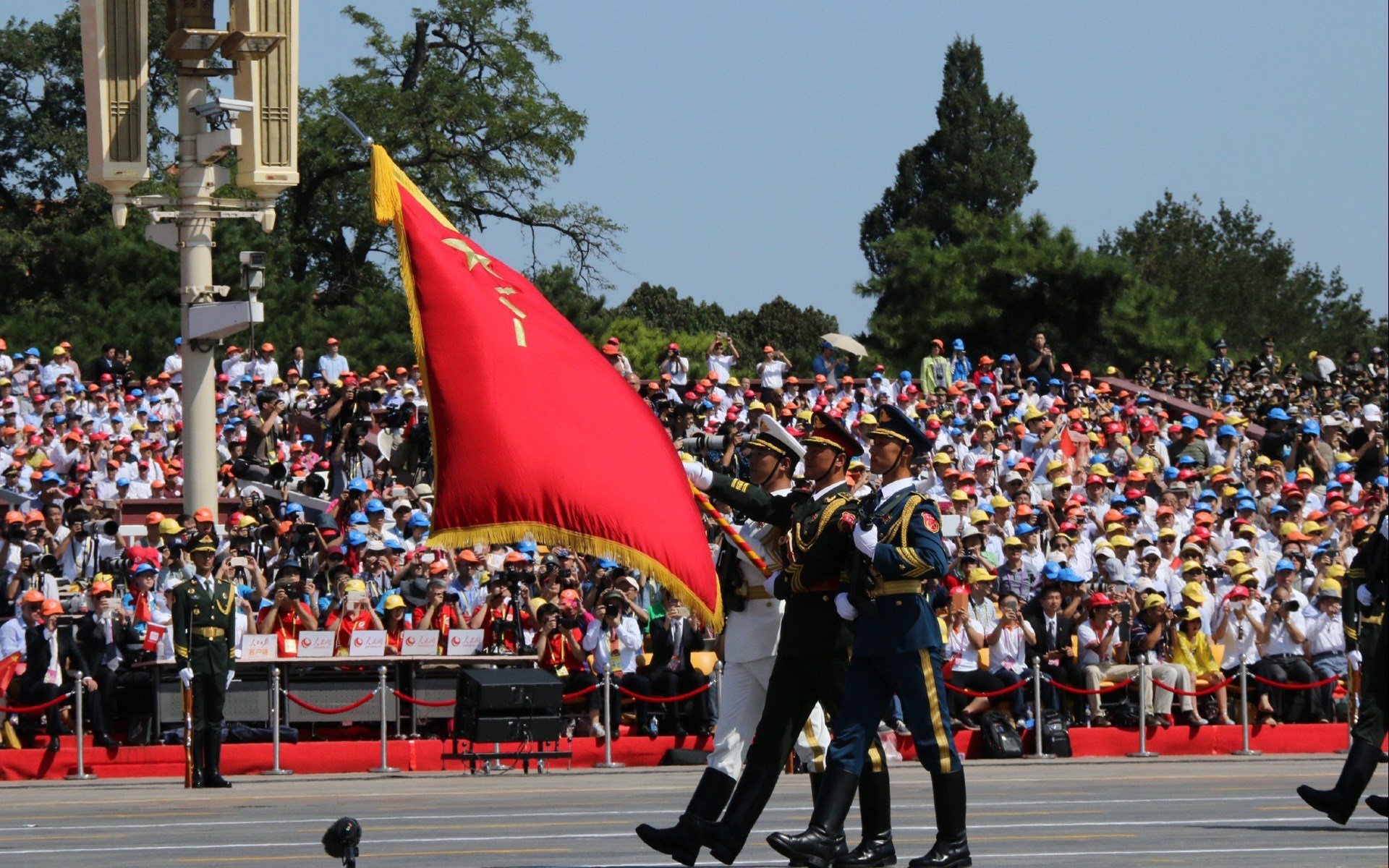 b体育电竞-湖人新主帅亮相誓言带队重返巅峰，湖人换主帅