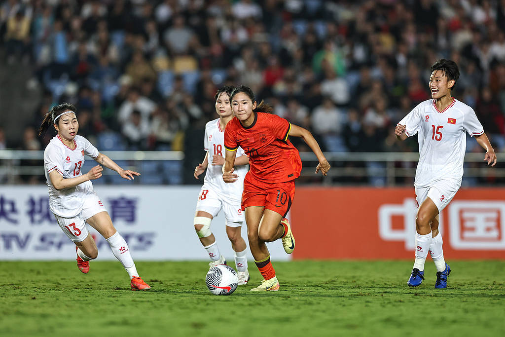 包含B体育APP:中国女足世界杯小组赛：遭遇强劲对手，能否顶住压力？的词条