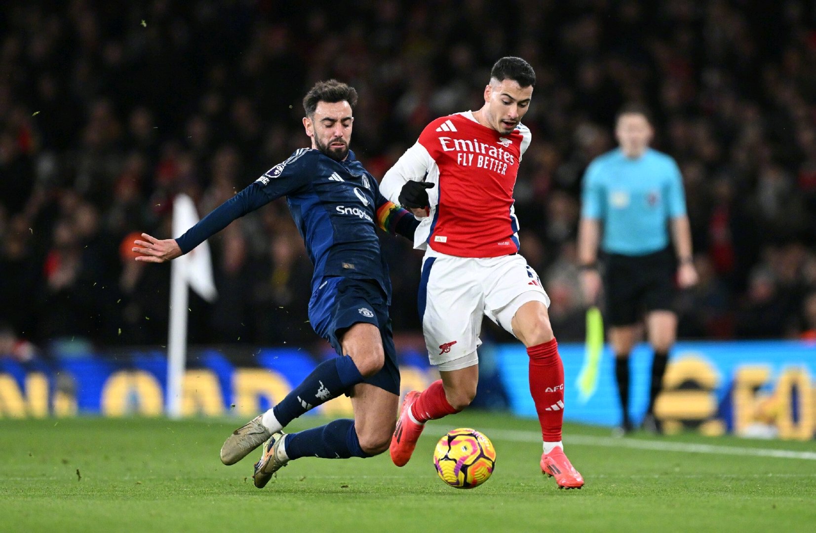 b体育下载:英超的战术适应性：教练的变化与影响