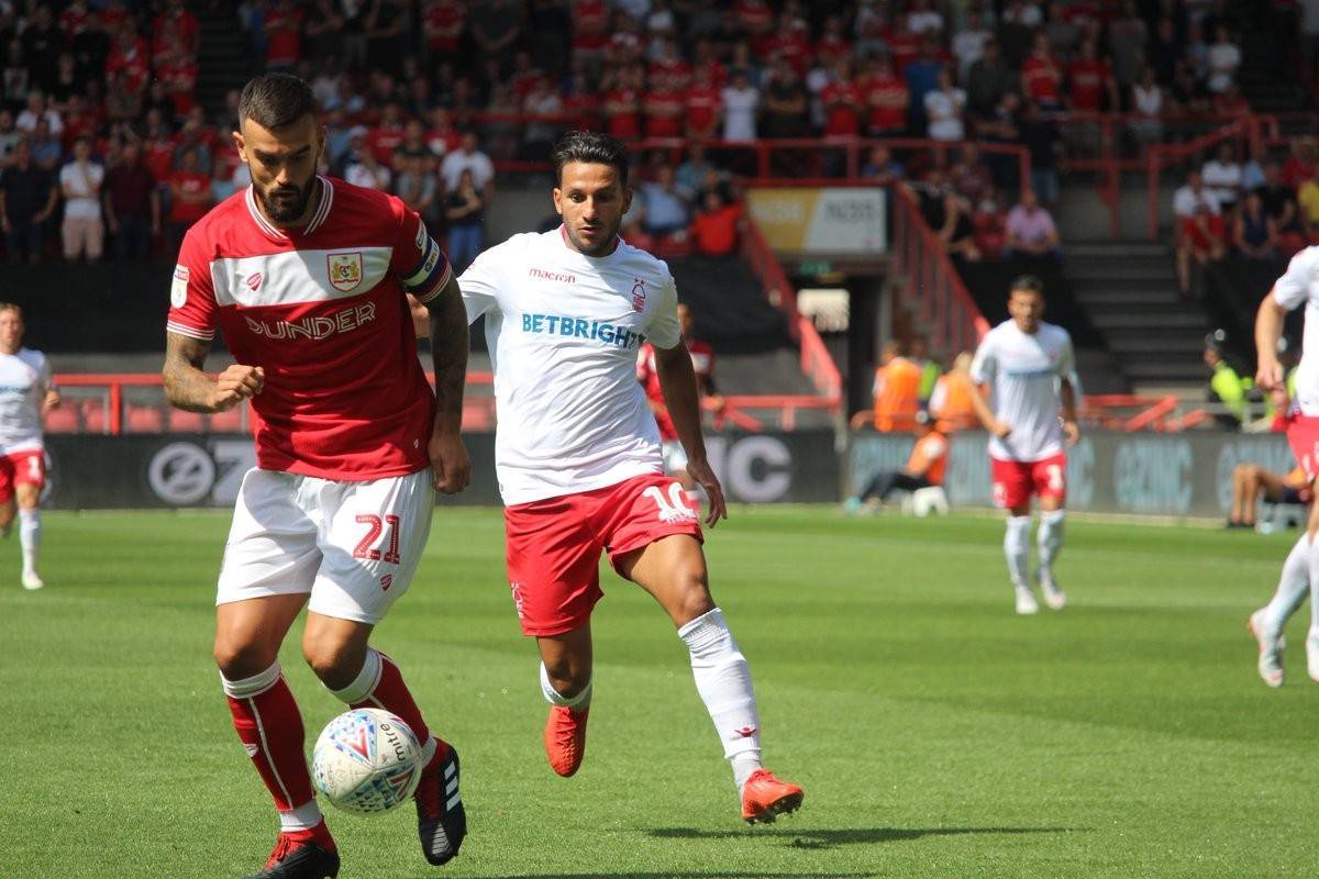 包含b体育下载：英超利兹联的保级之战的词条