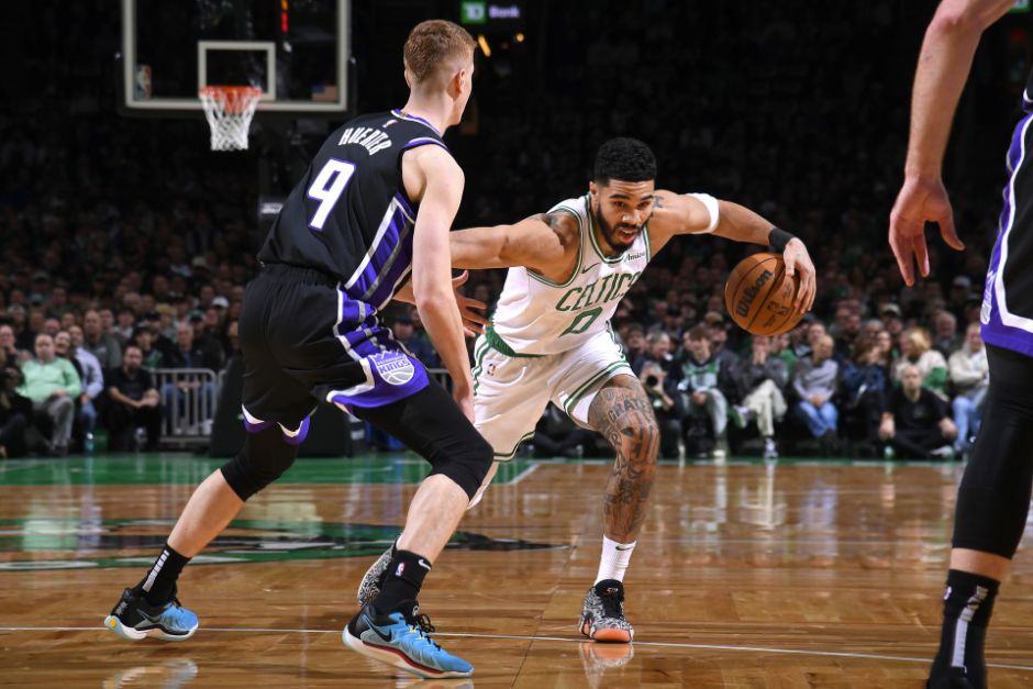 包含bsports体育：凯尔特人队季前赛：戴维森展现抢断能力，争夺轮换位置的词条