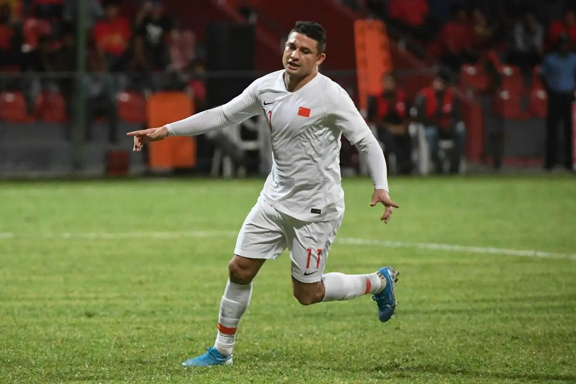 关于B体育APP:归化球员艾克森对中国足球文化认同度调查的信息