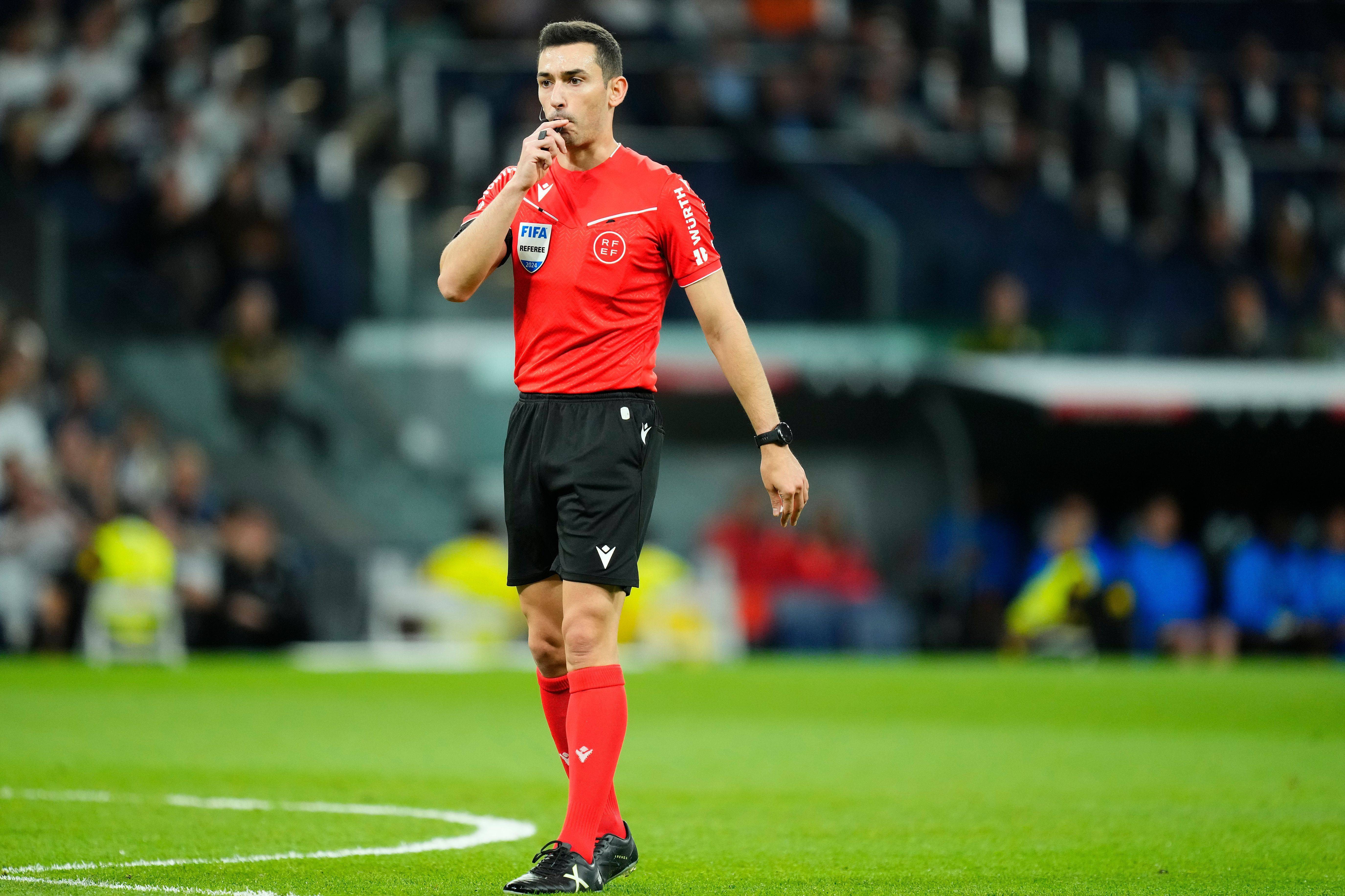 关于b体育下载:西甲的裁判争议:影响比赛的公正性的信息 关于b体育下载:西甲的裁判争议:影响比赛的公正性的信息