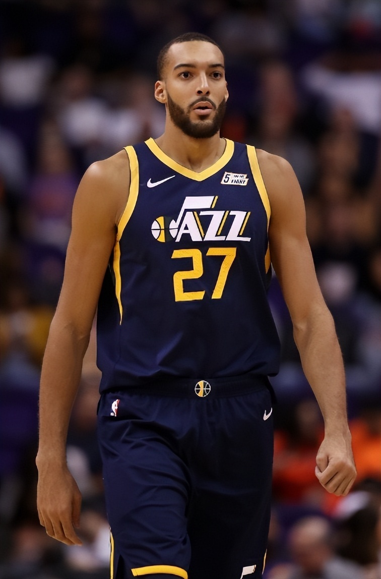 戈贝尔:爵士的防守核心 戈贝尔:爵士的防守核心