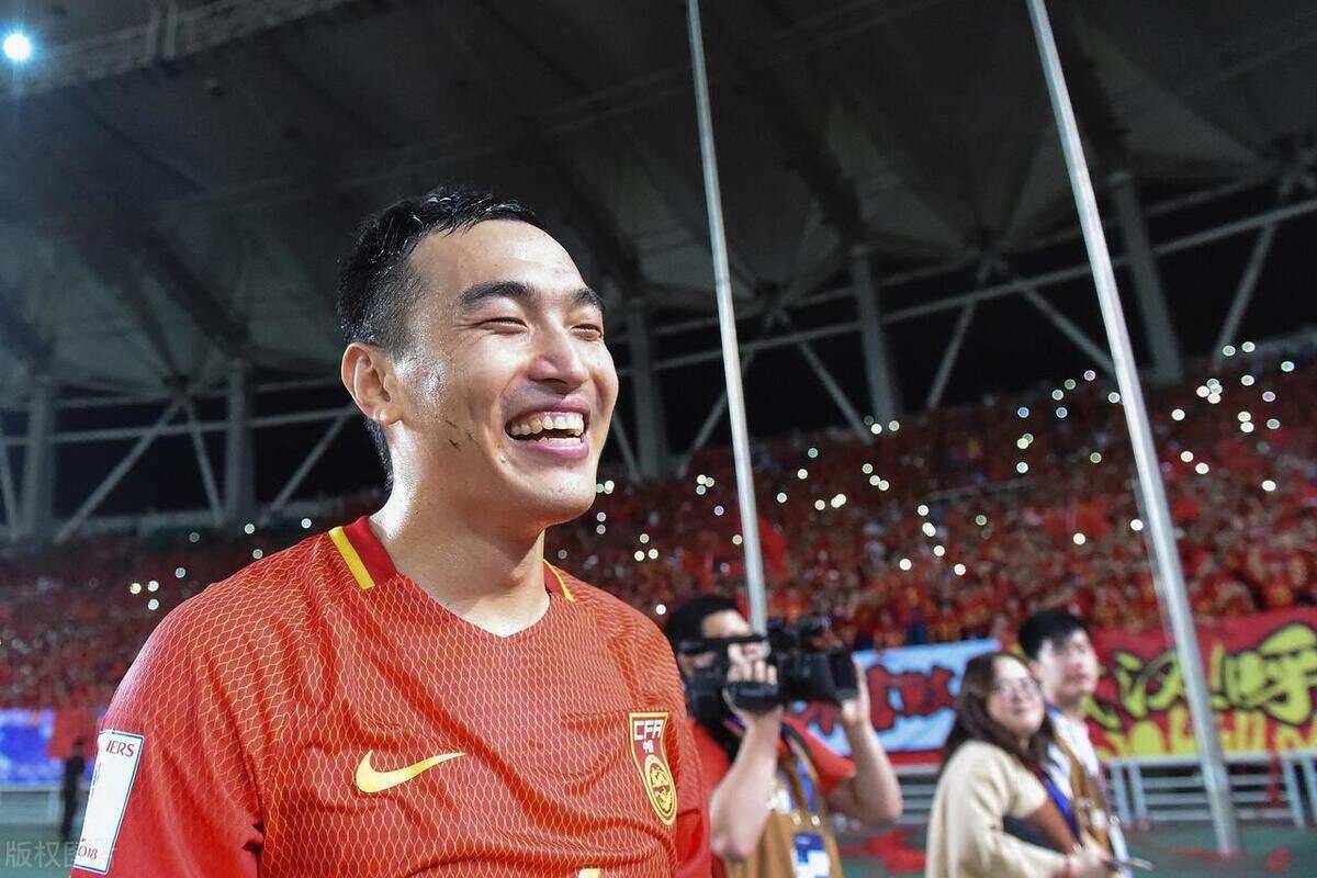 B体育下载-关于B体育APP:冯潇霆：经验对中国足球年轻球员的传承与指导：方法与效果评估的信息